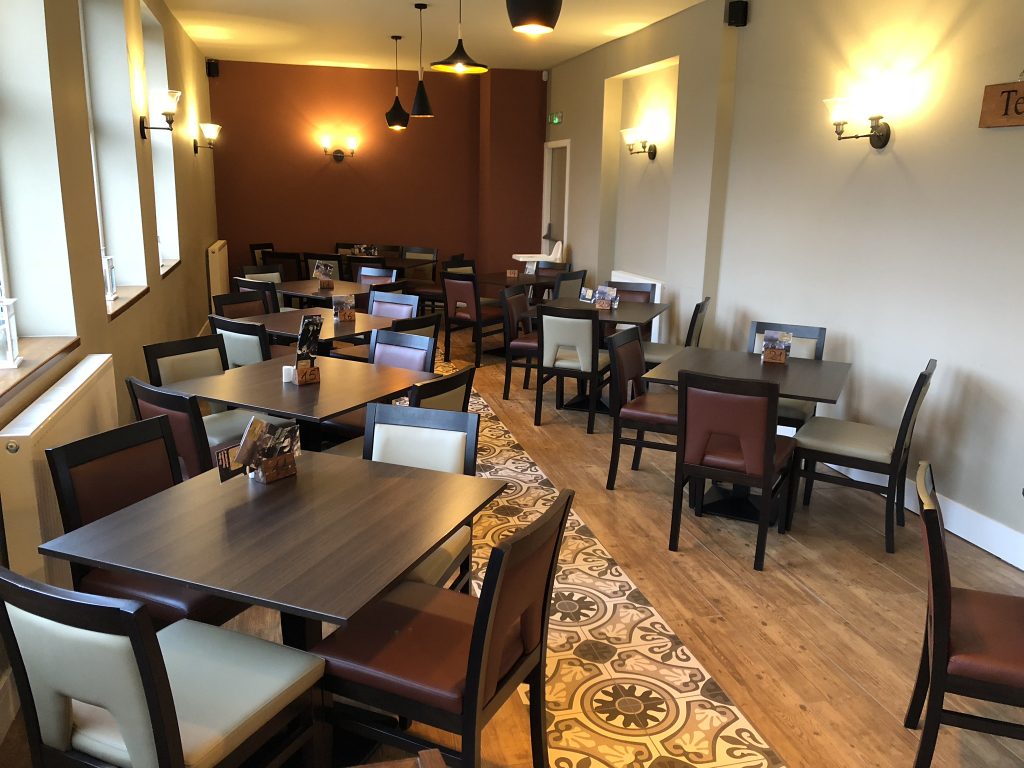 Santa Marina table and chairs